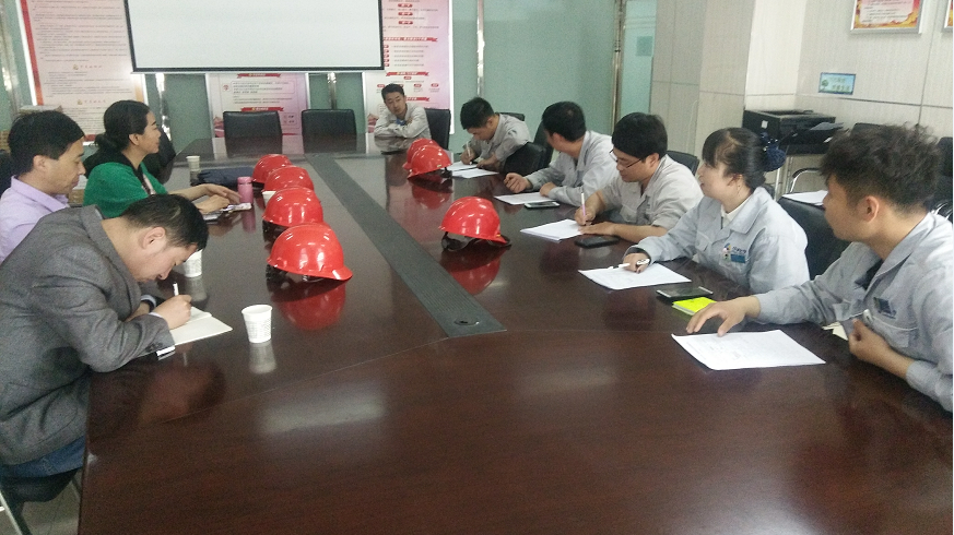 与在圣雄能源有限公司部分毕业生座谈 与在圣雄能源有限公司部分毕业生座谈